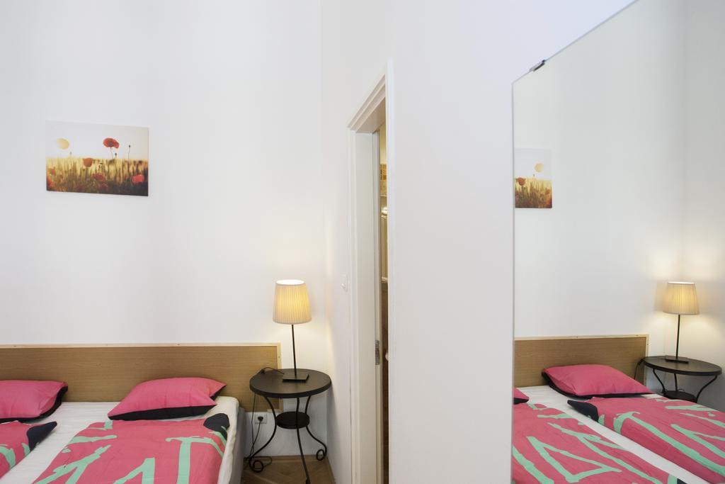 Carolyn Apartman In The Old City Apartment Будапеща Екстериор снимка